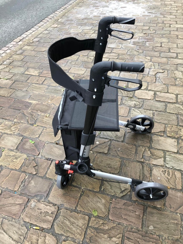 DEAMBULATEUR 4 ROUES